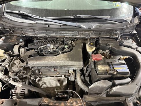 Used 2015 Nissan Rogue SV w/ SV Moonroof Package image 27