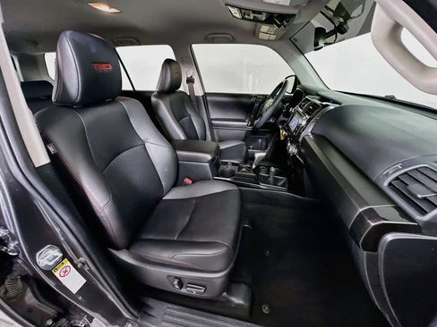 Used 2019 Toyota 4Runner TRD Off-Road Premium AWD/4WD image 27