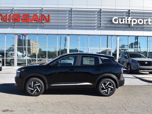 New 2026 Nissan Kicks SV w/ SV Premium Package image 3