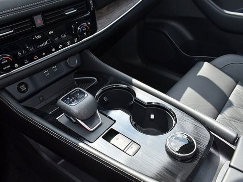 New 2025 Nissan Rogue Platinum w/ Platinum Premium Package image 12