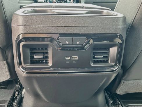 Used 2024 GMC Sierra 1500 AT4 w/ Technology Package AWD/4WD image 27