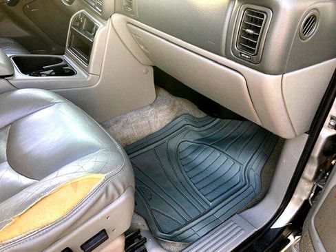 Used 2004 GMC Yukon XL SLT w/ Preferred Equipment Group image 35