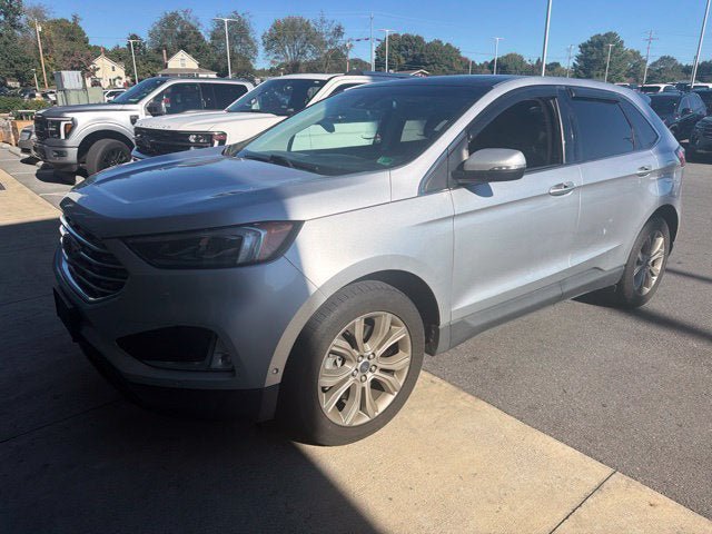 Used 2019 Ford Edge Titanium w/ Equipment Group 301A AWD/4WD image 3
