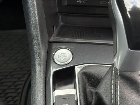 Certified 2023 Volkswagen Tiguan SE FWD image 17