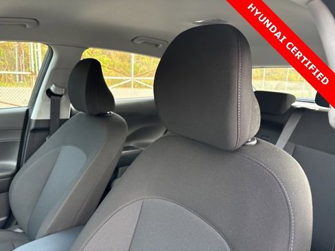 Certified 2025 Hyundai Kona SE image 22
