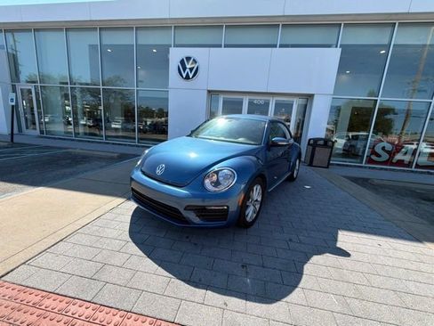 Used 2018 Volkswagen Beetle 2.0T S FWD image 2
