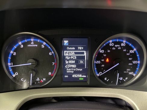 Certified 2018 Toyota RAV4 XLE FWD image 18