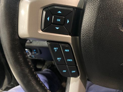 Used 2017 Ford F250 Lariat w/ Lariat Value Package AWD/4WD image 28