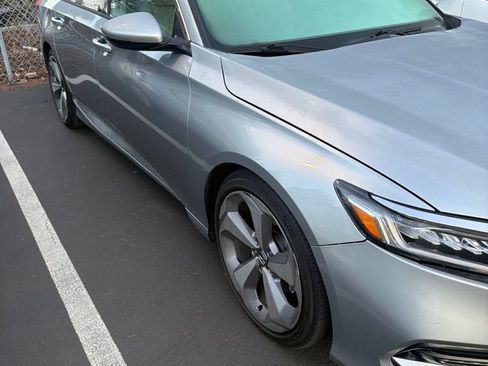 Used 2018 Honda Accord Touring image 3