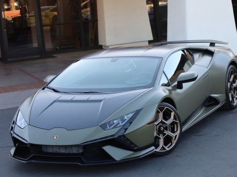 Used 2023 Lamborghini Huracan Tecnica RWD image 1