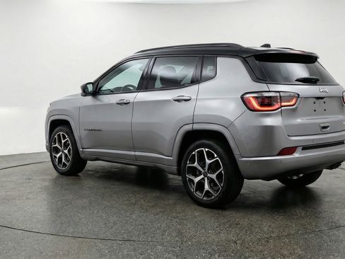 Used 2025 Jeep Compass Limited AWD/4WD image 6