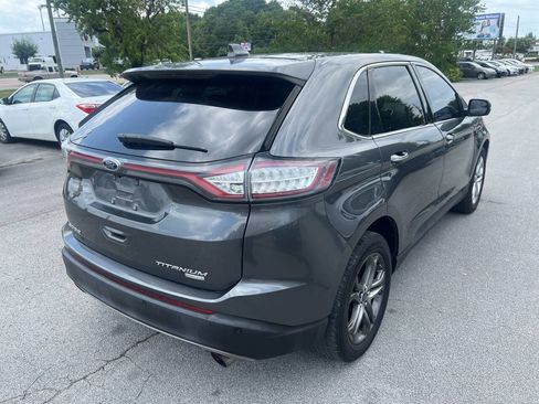 Used 2018 Ford Edge Titanium w/ Equipment Group 301A FWD image 5