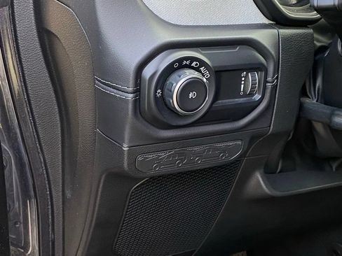 Used 2025 Jeep Wrangler Unlimited Sahara AWD/4WD image 11