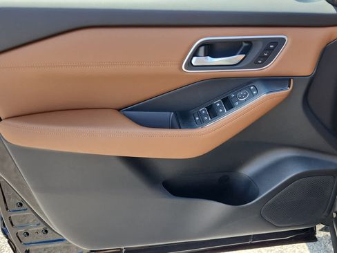 New 2026 Nissan Rogue Platinum w/ Platinum Premium Package image 10