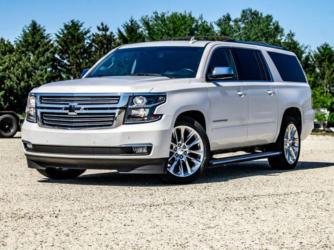Used 2019 Chevrolet Suburban Premier w/ Premier Plus Edition AWD/4WD image 47