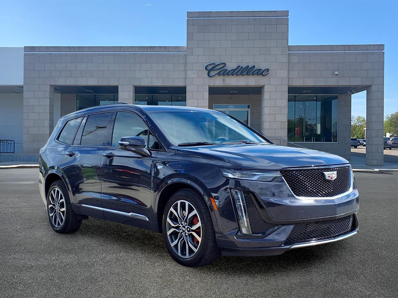 Used 2025 Cadillac XT6 Sport AWD/4WD image 3