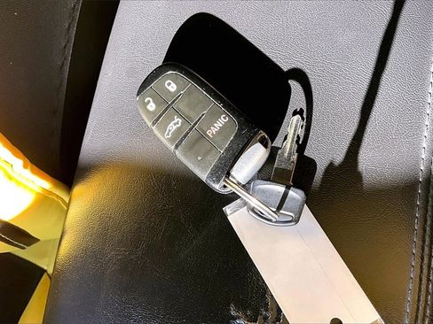 Used 2016 Dodge Challenger R/T Scat Pack w/ Leather Interior Group image 12