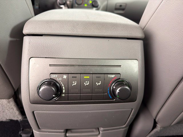 Used 2013 Toyota Highlander SE FWD image 27