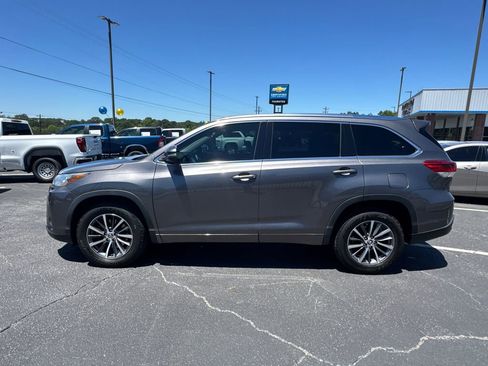 Used 2018 Toyota Highlander XLE FWD image 9