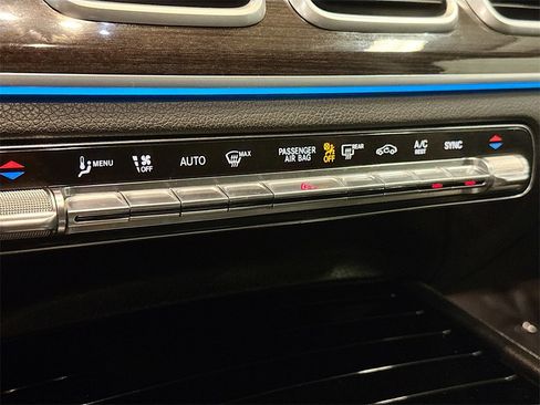 Used 2020 Mercedes-Benz GLE 450 4MATIC image 18