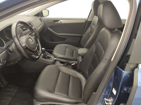 Used 2017 Volkswagen Jetta SE FWD image 17