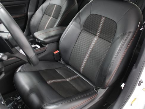 Used 2024 Nissan Altima 2.5 SR FWD image 14