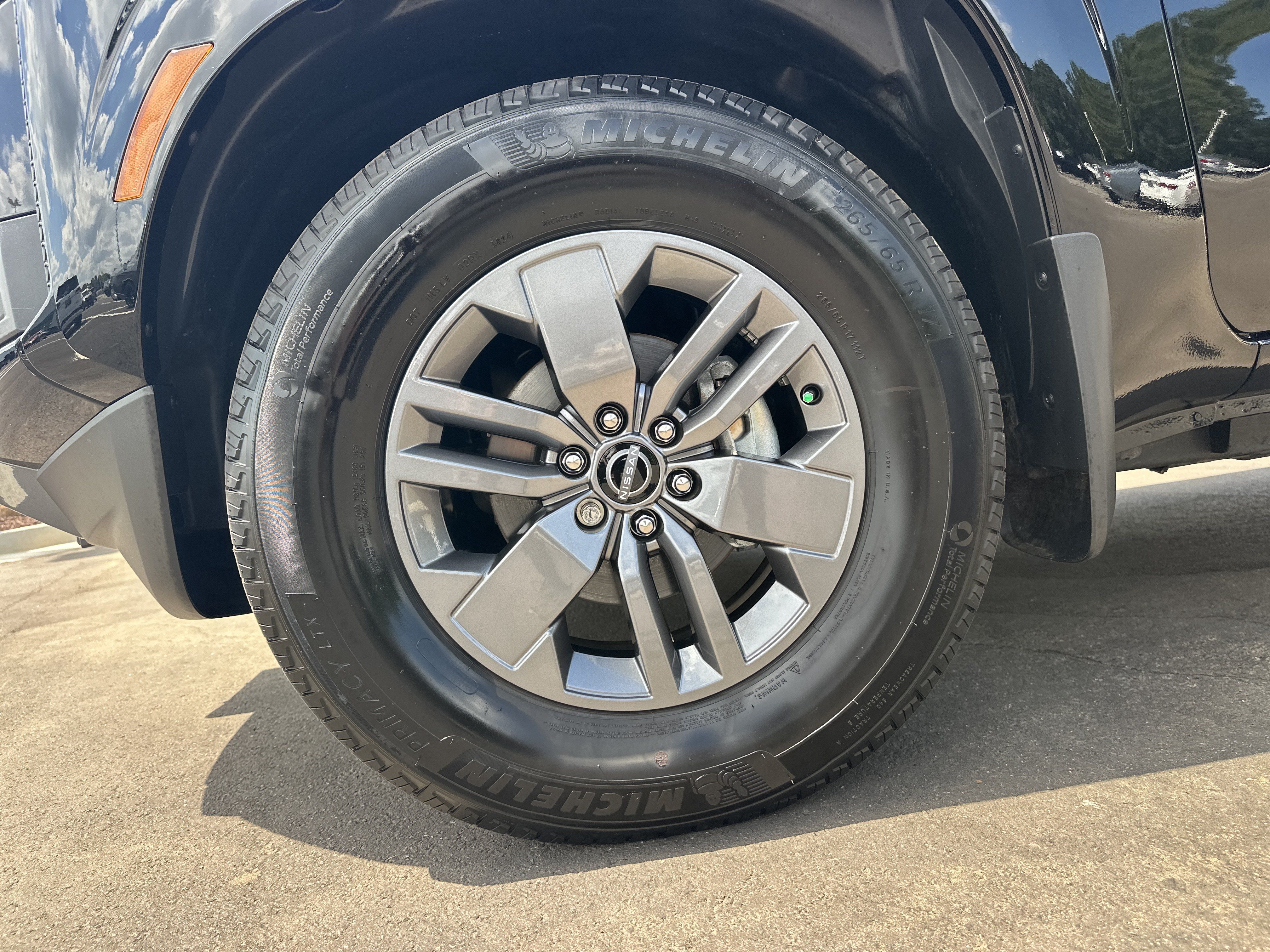 Used 2025 Nissan Frontier SV RWD image 12