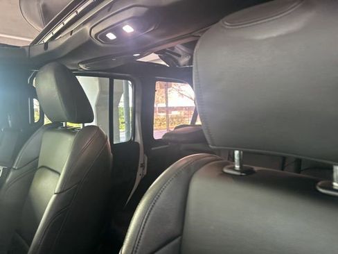Used 2025 Jeep Wrangler Sahara w/ Technology Group image 32