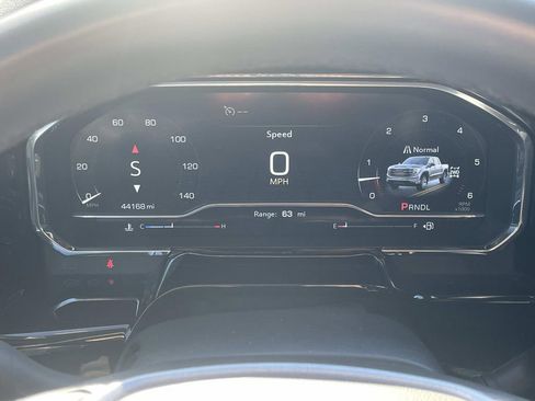 Used 2023 GMC Sierra 1500 SLE w/ Preferred Package image 26