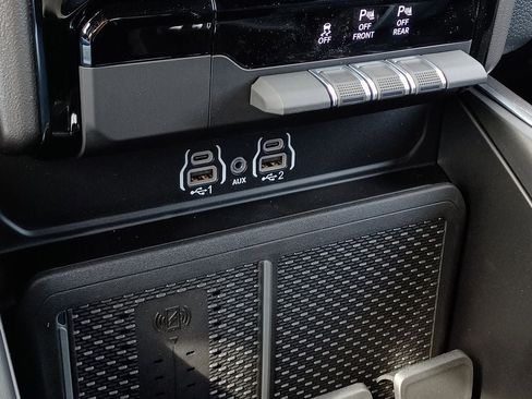New 2026 RAM 1500 Big Horn AWD/4WD image 24