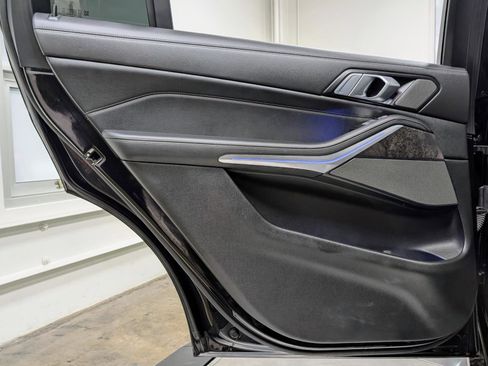 Used 2023 BMW X7 xDrive40i w/ Premium Package image 18