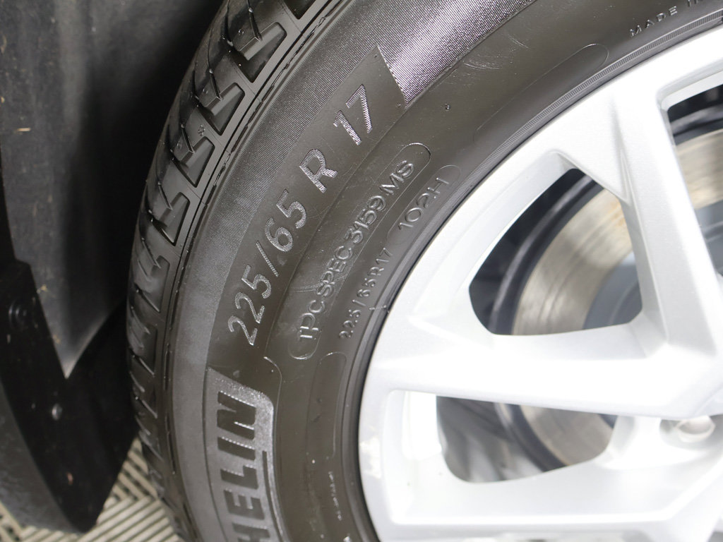 Used 2023 Chevrolet Equinox LT w/ LPO, Floor Liner Package FWD image 20
