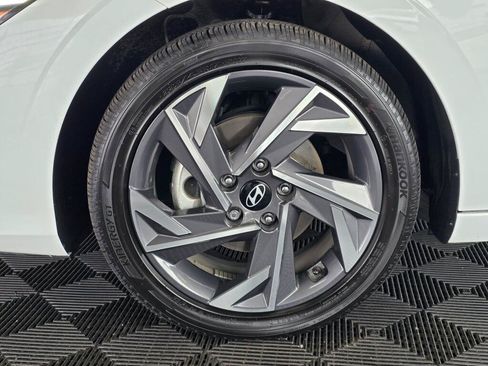 Used 2025 Hyundai Elantra SEL FWD image 10
