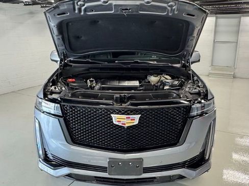 Used 2021 Cadillac Escalade ESV Sport w/ Driver Assist Tech Package AWD/4WD image 9
