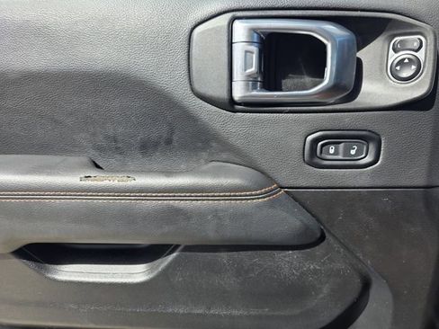 Used 2023 Jeep Gladiator Mojave w/ Cold Weather Group image 20