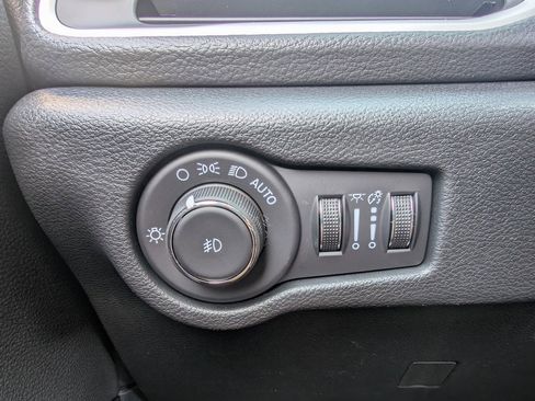 New 2026 Chrysler Pacifica Select w/ S Appearance Package image 37