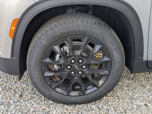 New 2026 Chevrolet Traverse LT w/ Midnight/Sport Edition image 8