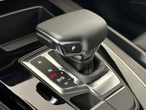Used 2025 Audi Q5 e Premium Plus w/ Premium Plus Package image 21
