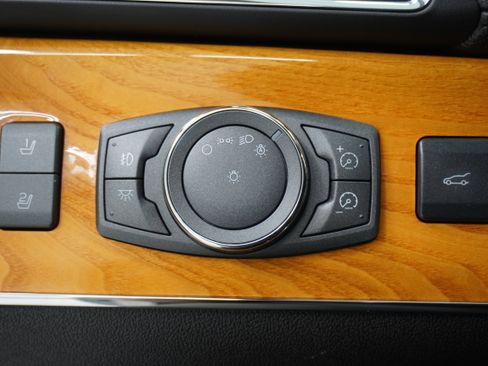 Used 2013 Lincoln MKX FWD image 21