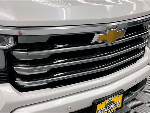 Used 2024 Chevrolet Silverado 1500 High Country w/ High Country Premium Package AWD/4WD image 35
