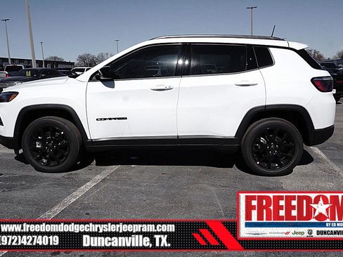 New 2026 Jeep Compass Latitude image 2