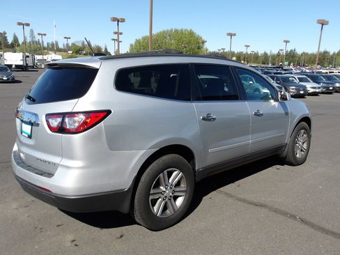Used 2016 Chevrolet Traverse LT image 5