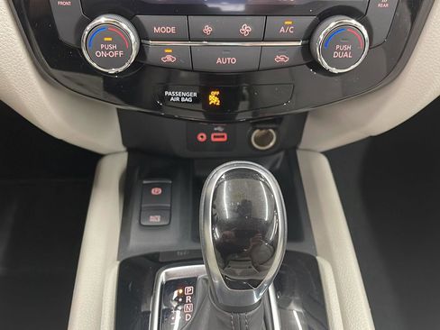 Used 2021 Nissan Rogue Sport SL w/ Premium Package image 21