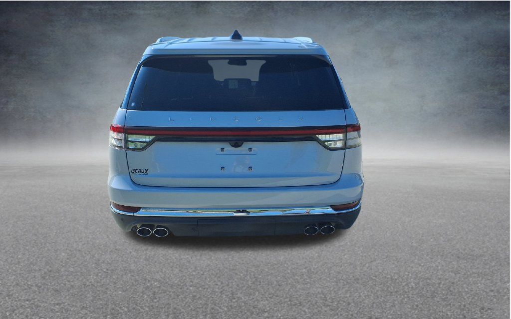 Used 2025 Lincoln Aviator Reserve RWD image 6