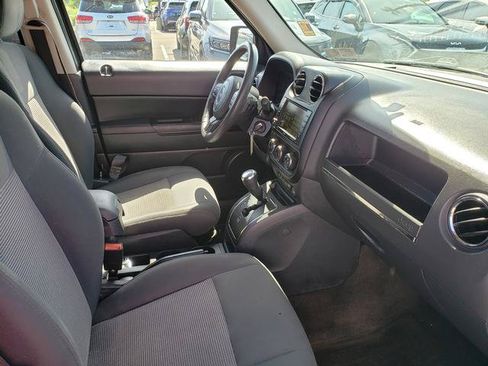 Used 2015 Jeep Patriot Latitude AWD/4WD image 19
