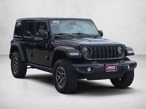 Used 2025 Jeep Wrangler Unlimited Rubicon AWD/4WD image 3