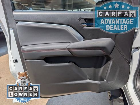 Used 2024 Chevrolet Colorado Z71 w/ Z71 Convenience Package 2 AWD/4WD image 17