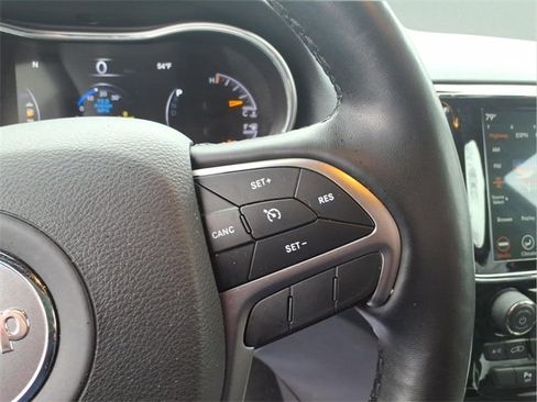 Used 2021 Jeep Grand Cherokee Limited image 15