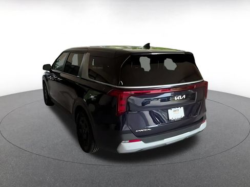 Used 2026 Kia Carnival FWD image 11