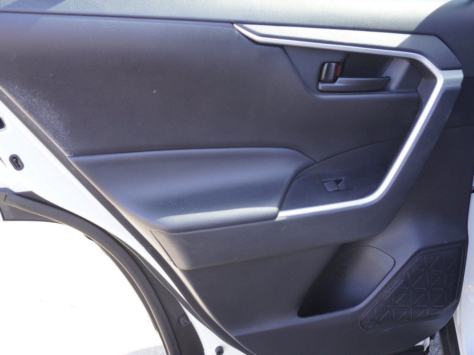 Used 2023 Toyota RAV4 LE AWD/4WD image 13